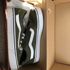 Super cute green and white vans!